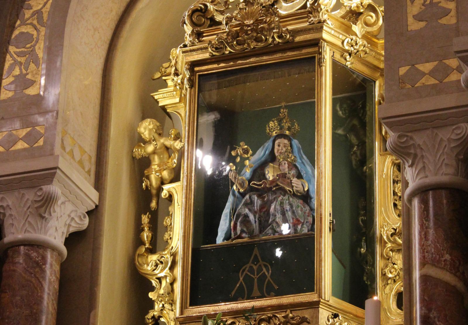 Copertina per Cormons ricorda i miracoli di Rosa Mistica: al via l'Ottavario di preghiera